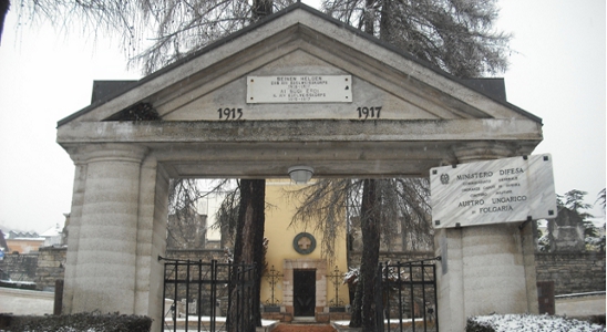 L’ingresso del cimitero militare austro ungarico di Folgaria