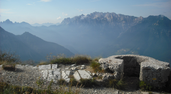 Corno Battisti_la cima,vista sulle Piccole Dolomiti_MGR