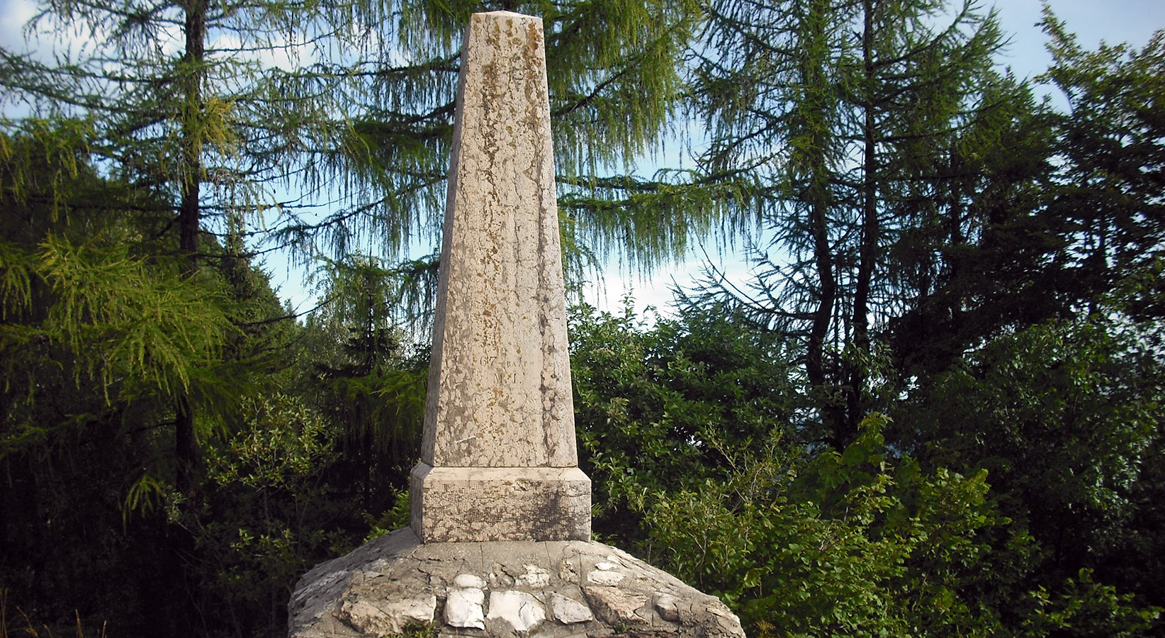 Monte Zugna-Passo Buole_l’obelisco nei pressi di Passo Buole_MGR
