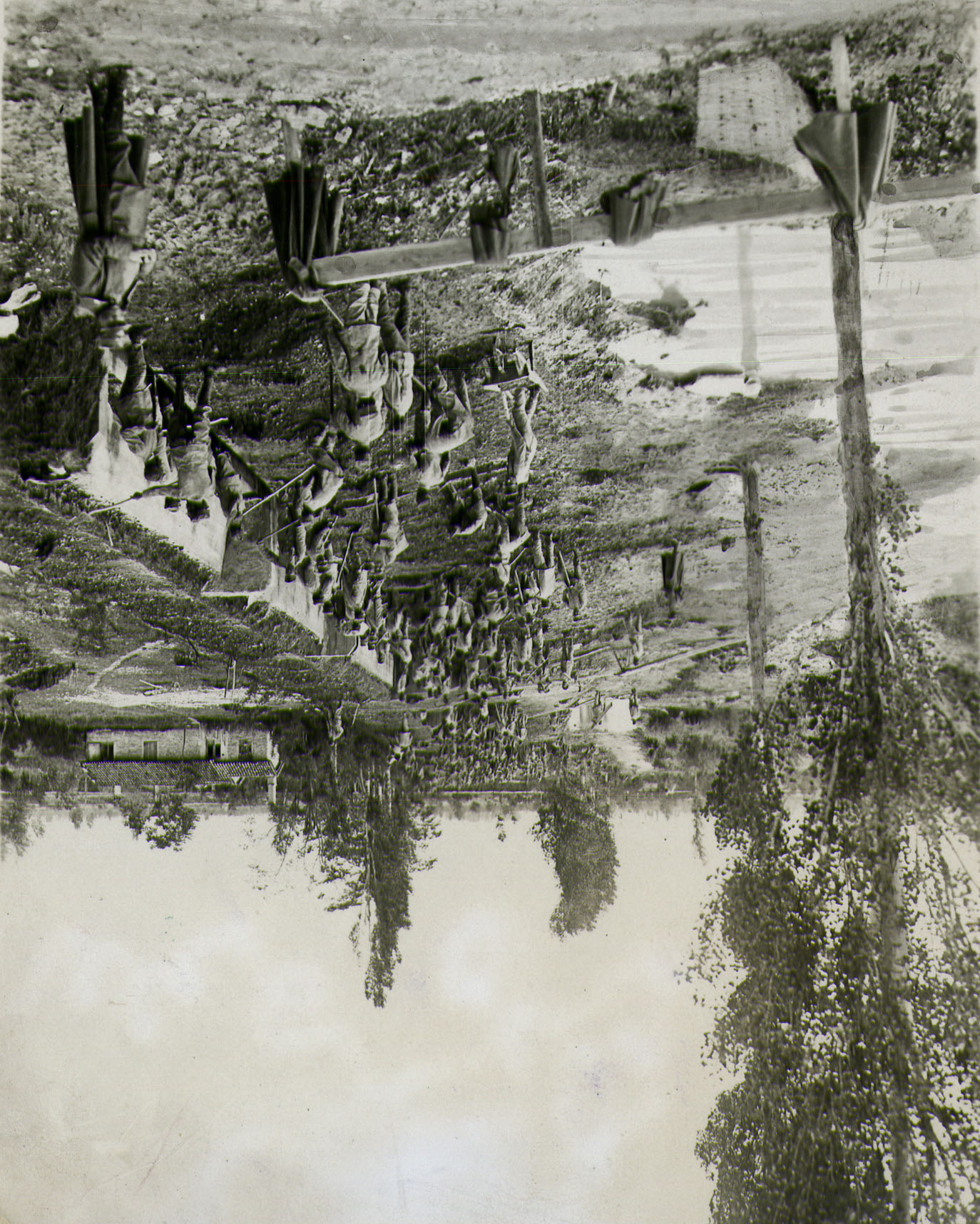 Isonzo. Soldati italiani impegnati nella costruzione di trincee in cemento armato. [AF MSIGR 360/4]