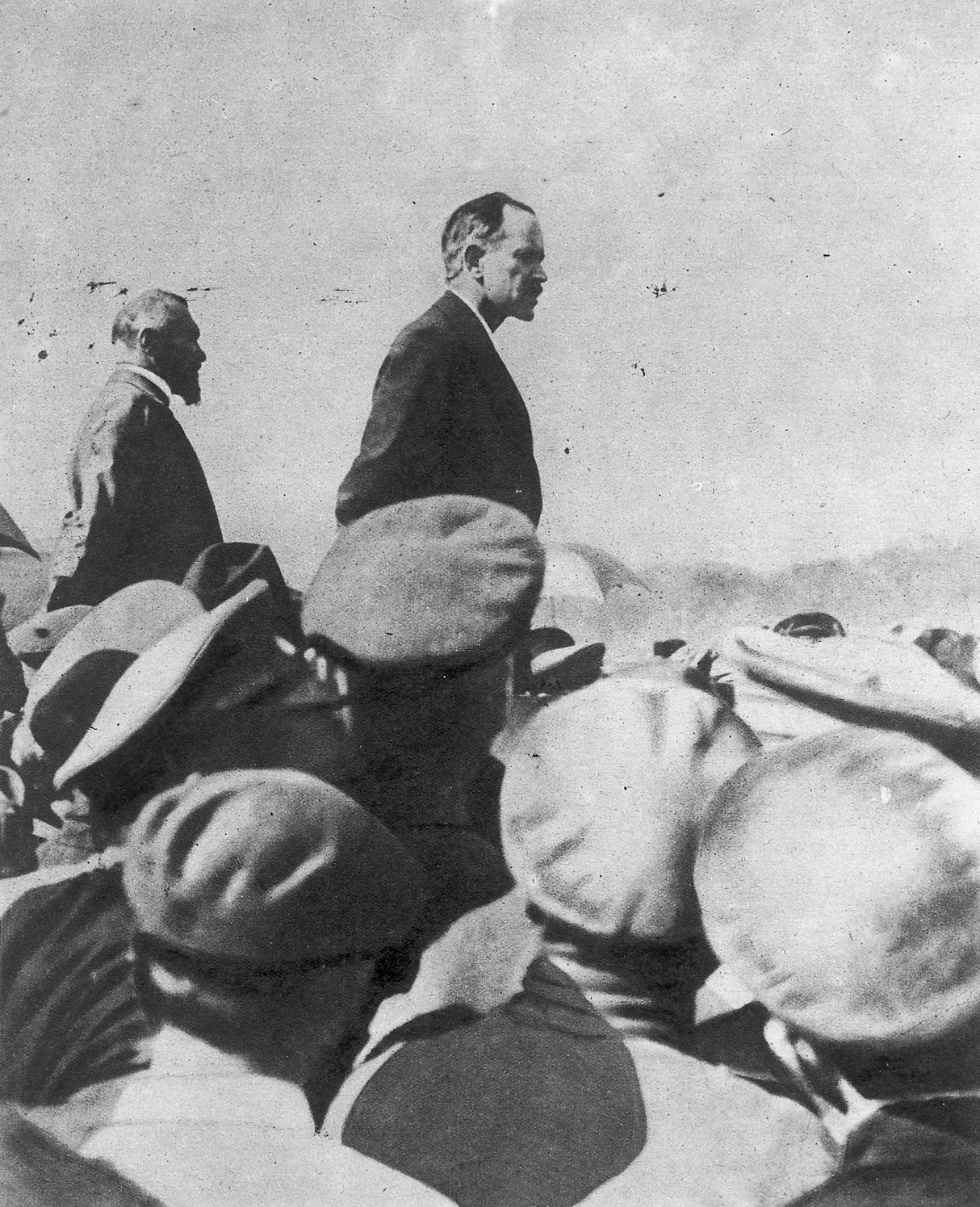 Trotsky davanti alla folla. dicembre 1917 [Le Miroir n.213]