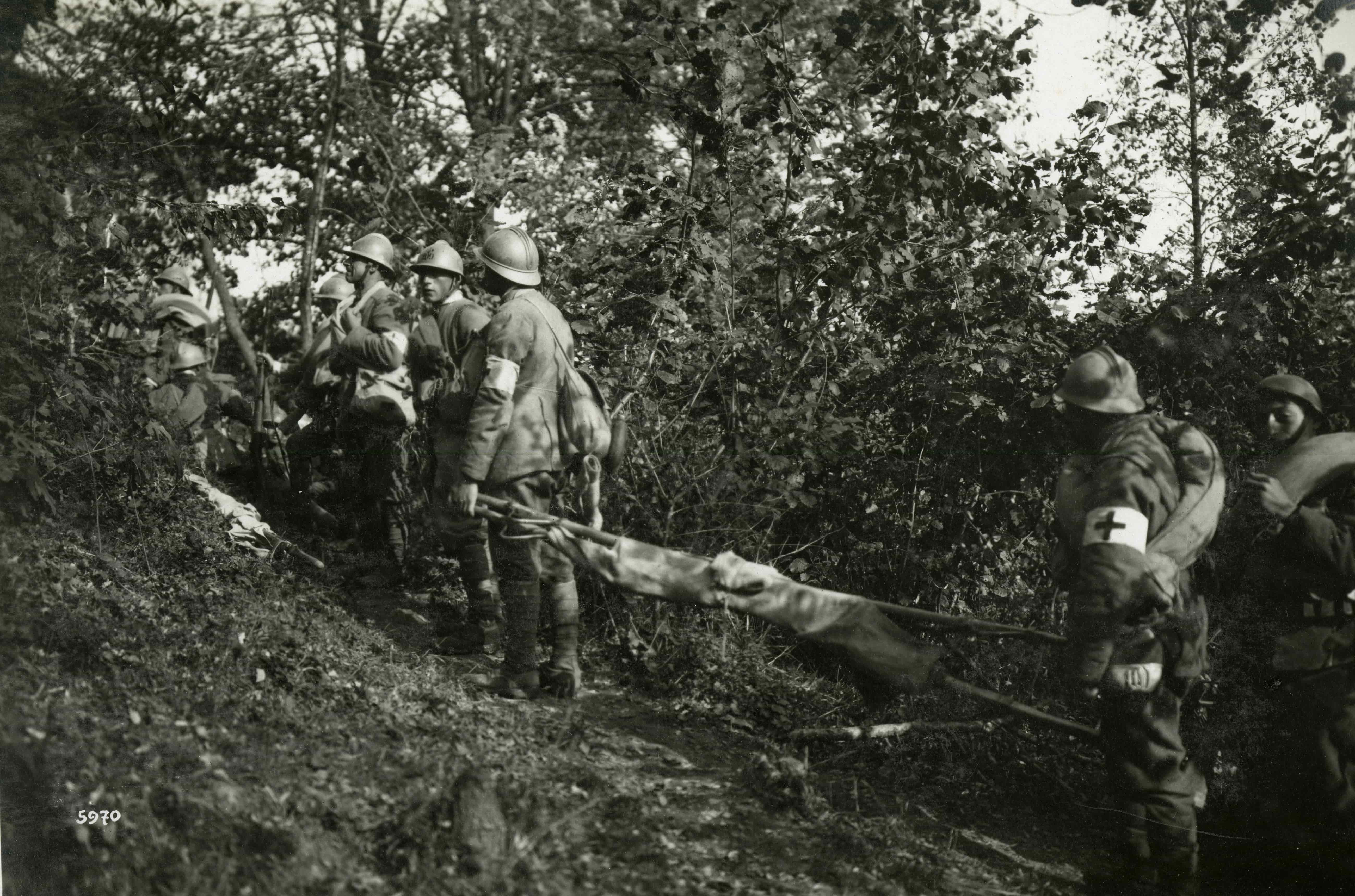 La sanit segue le truppe impegnate nell’offensiva. Ottobre 1918 [AF MSIGR 2/704]